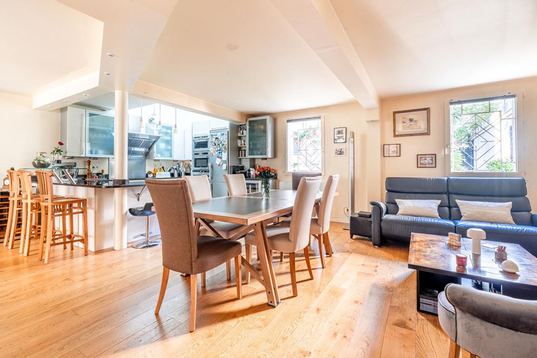 Apartment in Grange Aux Belles-Terrage, Paris 10e Arrondissement, Paris 4 - 15869608