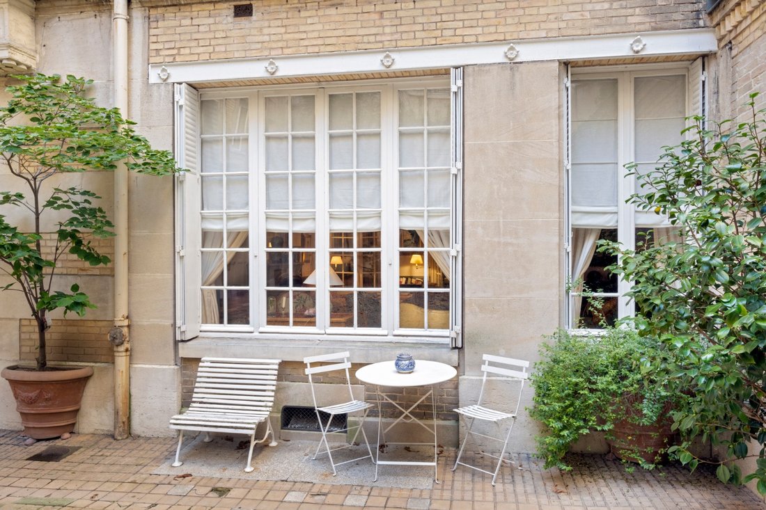 Apartment in Palais Royal, Paris 1er Arrondissement, Paris 3 - 15869938