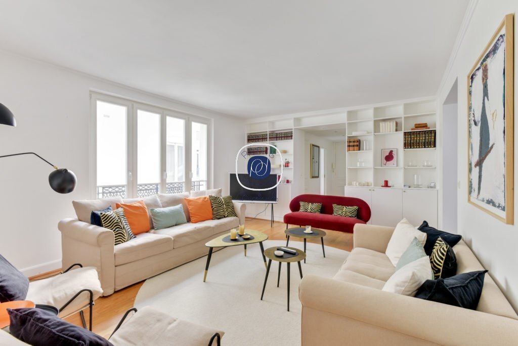 Apartment in Palais Royal, Paris 1er Arrondissement, Paris 1 - 15868961