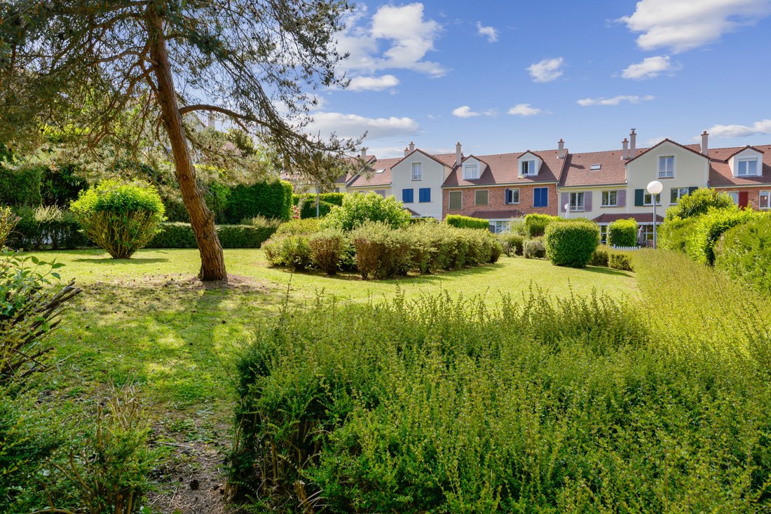 House in Forêt, Saint-Germain-en-Laye, France 1 - 15870416