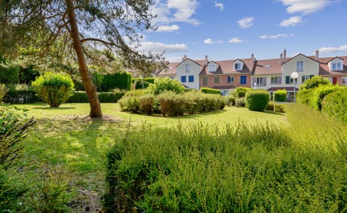 Maison à Forêt, Saint-Germain-en-Laye, France 1