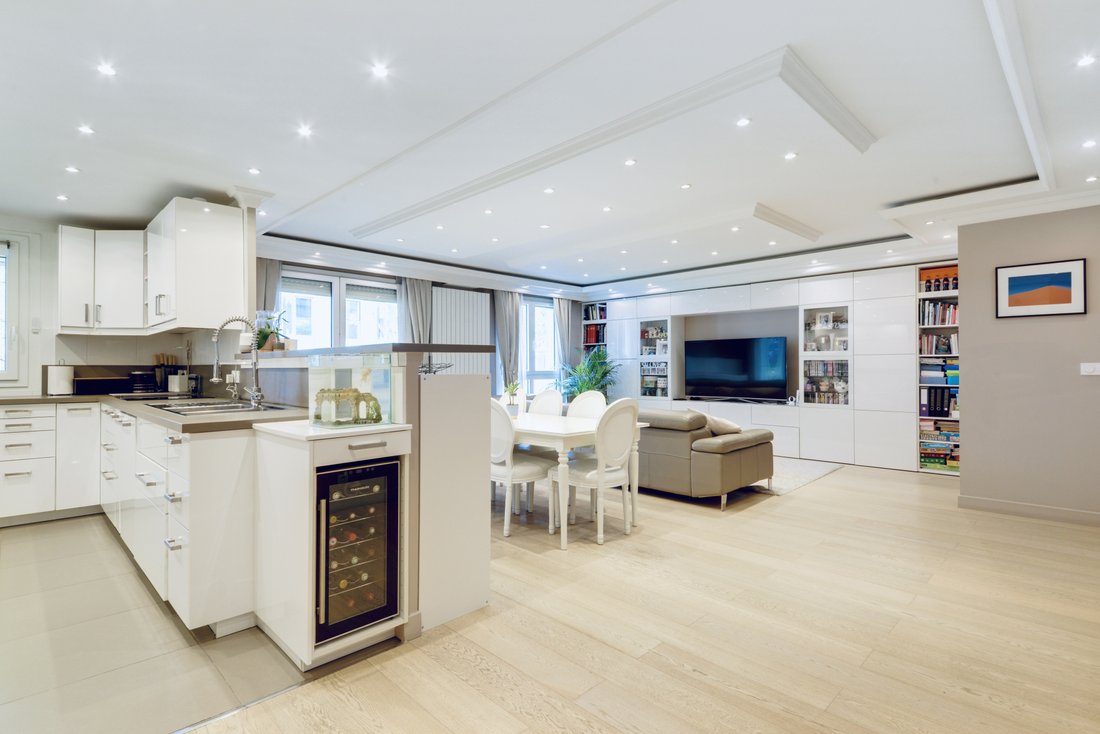 Apartment in Hôtel de Ville-Planchette, Levallois-Perret, France 1 - 15869949