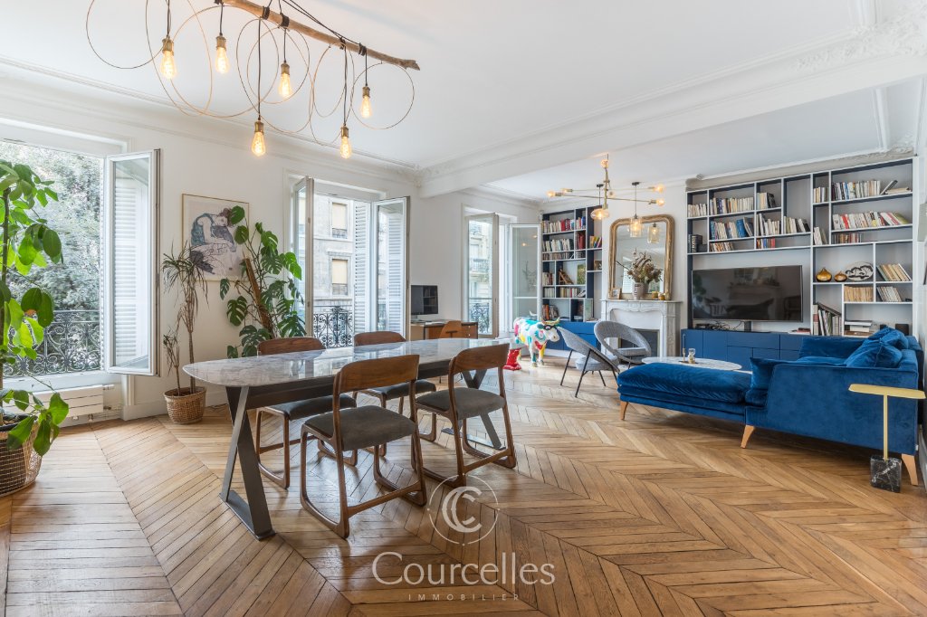Apartment in Porte Saint Denis-Paradis, Paris 10e Arrondissement, Paris 1 - 15868625