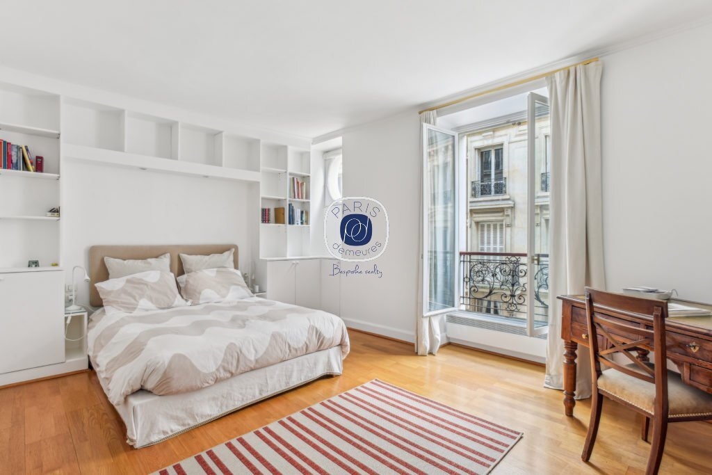 Apartment in Palais Royal, Paris 1er Arrondissement, Paris 4 - 15868961