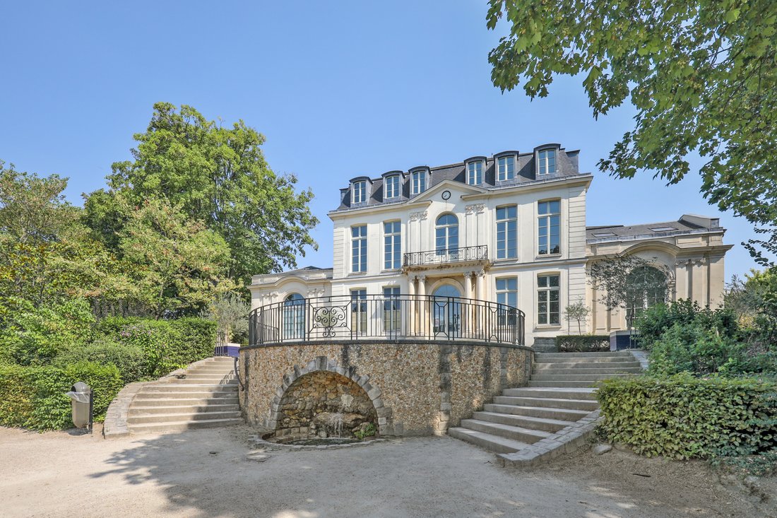 Apartment in Centre Ville-Sarments, Châtillon, France 3 - 15870264
