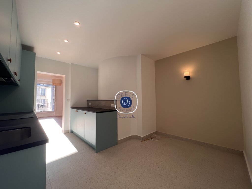 Apartment in Palais Royal, Paris 1er Arrondissement, Paris 3 - 15869170