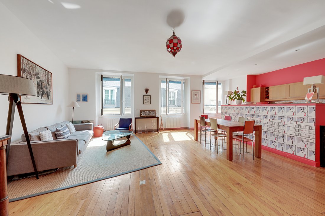 Apartment in Palais Royal, Paris 1er Arrondissement, Paris 2 - 15870274