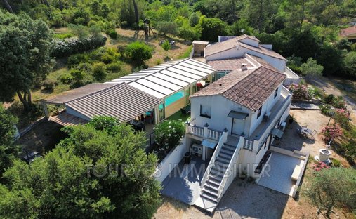 Villa in Tourves, Provence-Alpes-C�te d'Azur, France 1