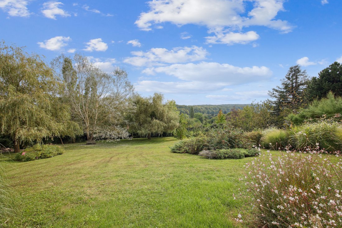 House in Sud, Chambourcy, France 4 - 15869924