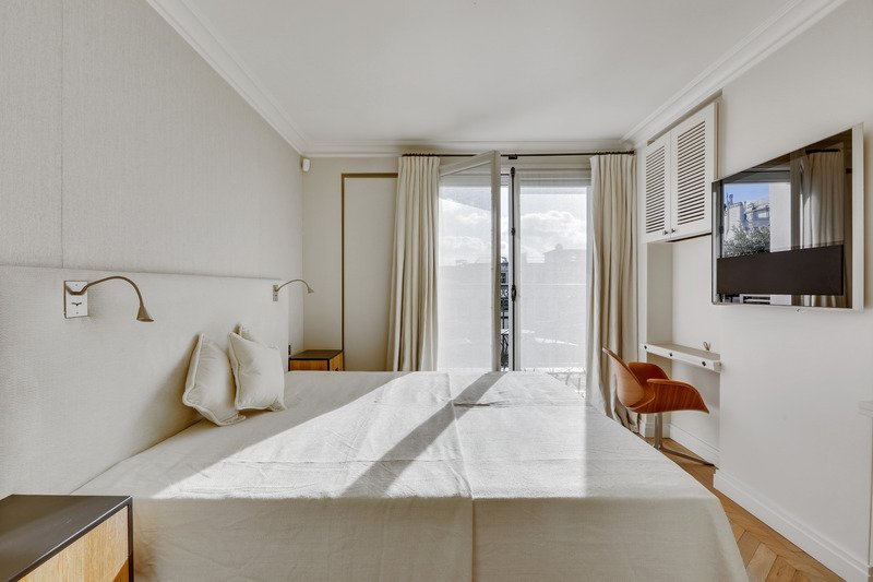 Apartment in Palais Royal, Paris 1er Arrondissement, Paris 4 - 15869142