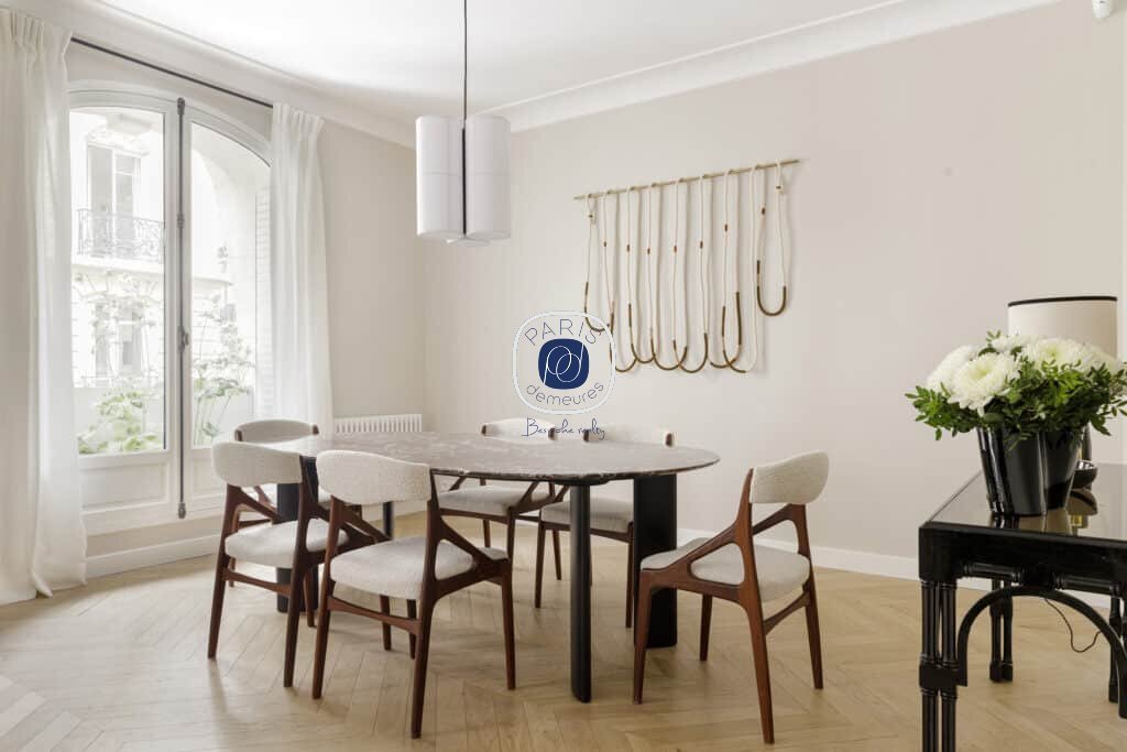 Apartment in Palais Royal, Paris 1er Arrondissement, Paris 4 - 15868847