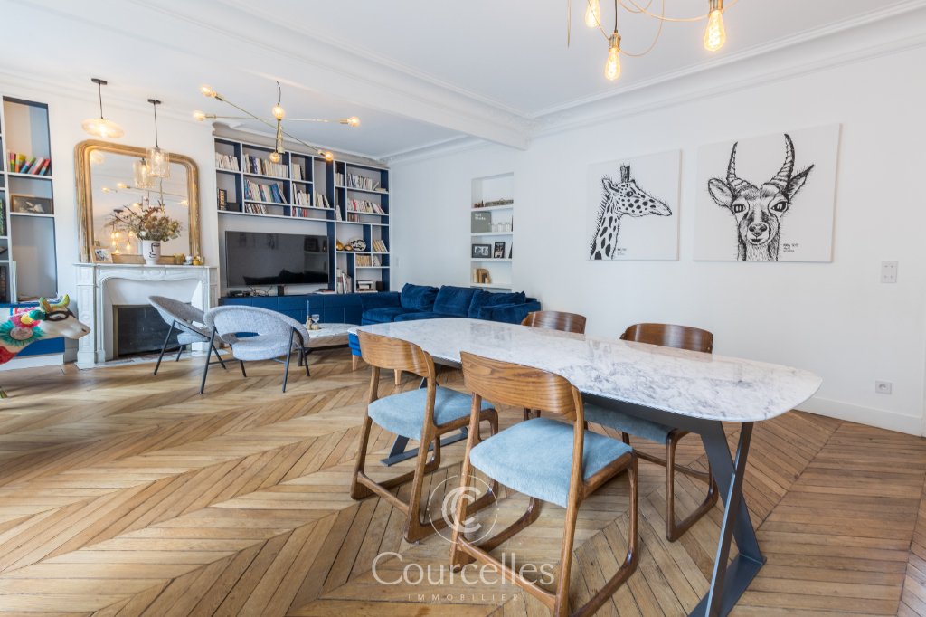 Apartment in Porte Saint Denis-Paradis, Paris 10e Arrondissement, Paris 3 - 15868625