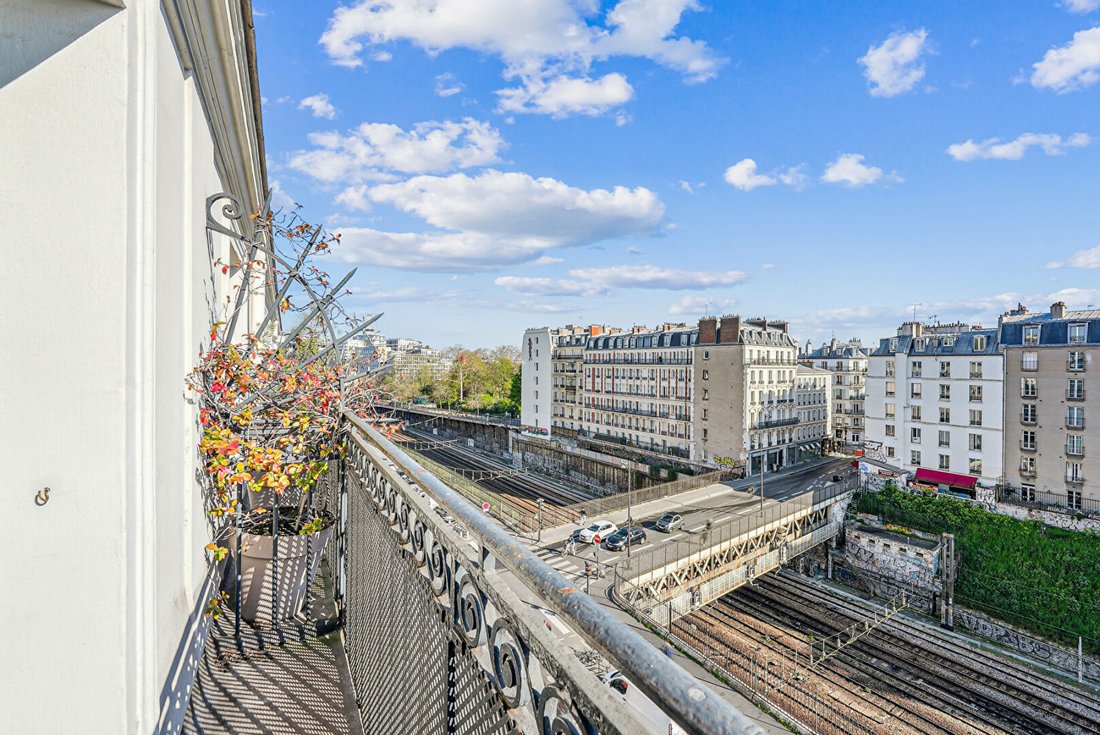 Apartment in Grange Aux Belles-Terrage, Paris 10e Arrondissement, Paris 3 - 15869452