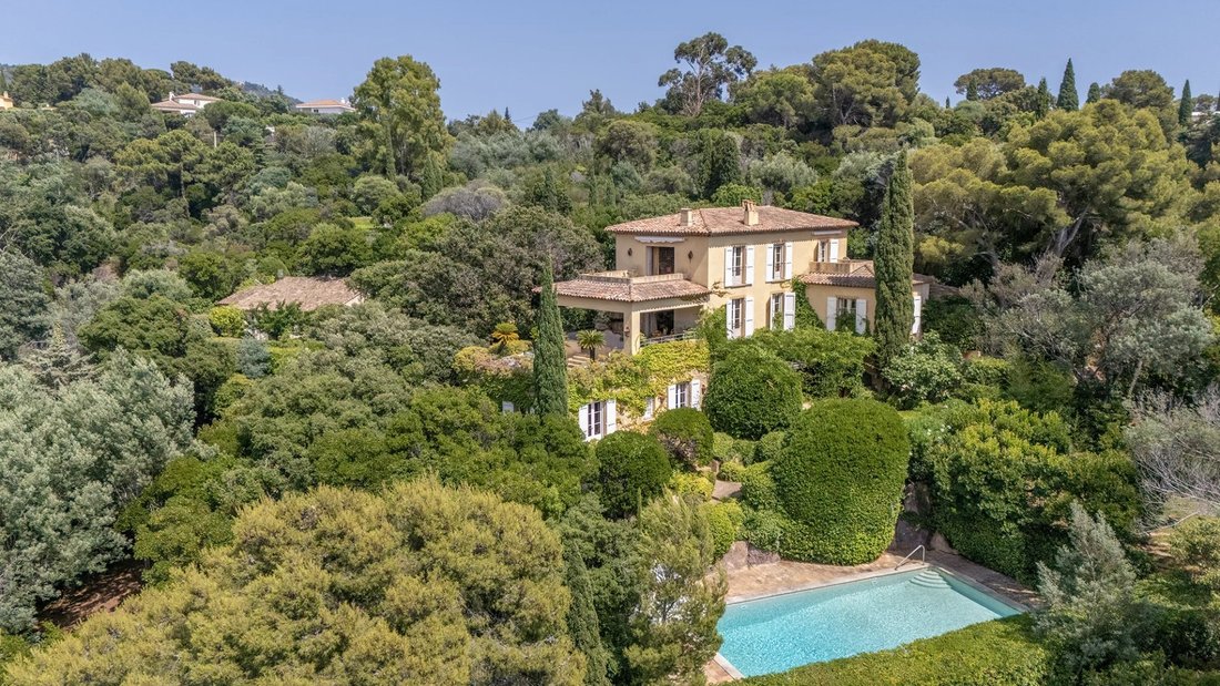 Villa in Rayol-Canadel-sur-Mer, Provence-Alpes-Côte d'Azur, France 3 - 15870117
