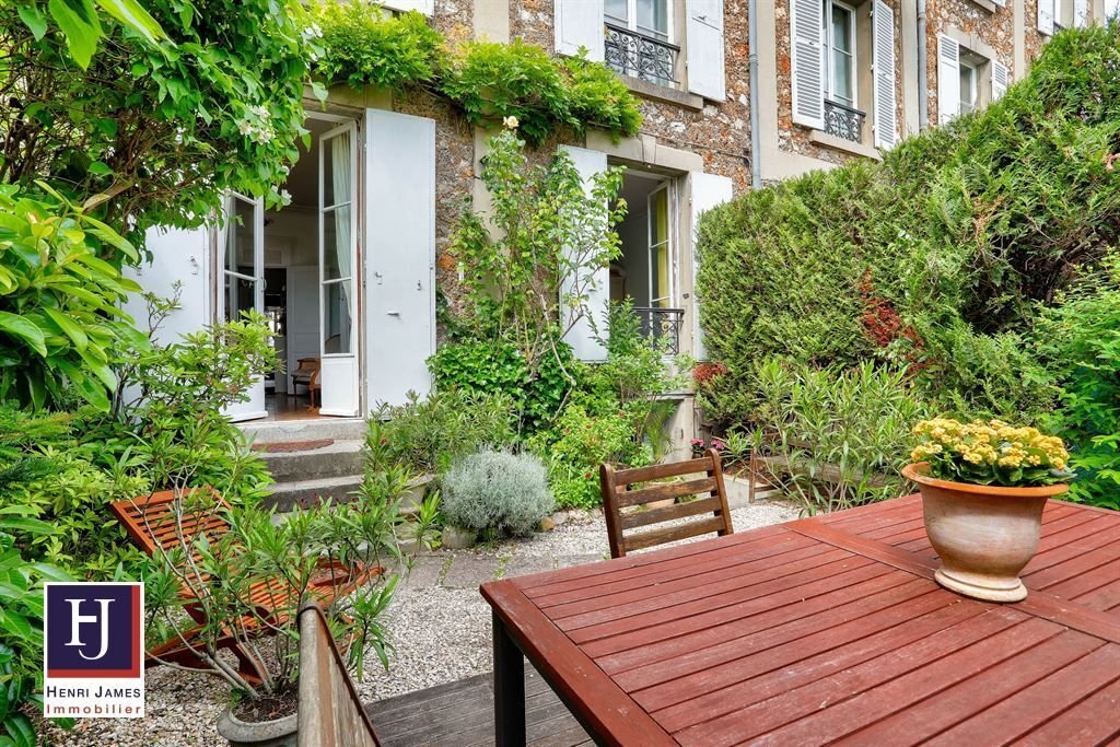 Apartment in Domaine National du Château, Versailles, France 1 - 15868756