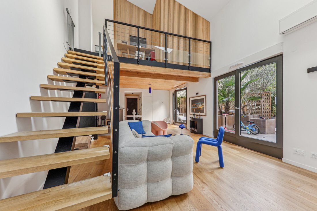 Apartment in Palais Royal, Paris 1er Arrondissement, Paris 4 - 15869217