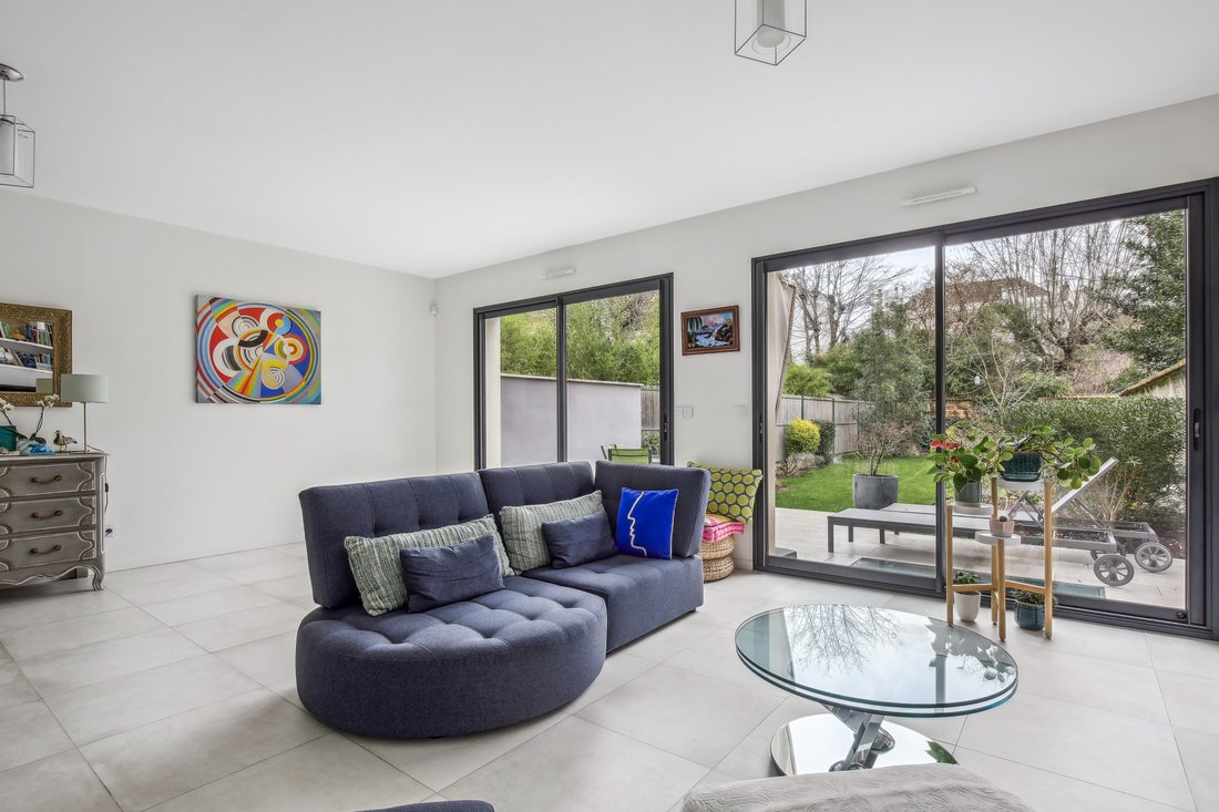 House in Chatou, Ile-de-France, France 2 - 15870484
