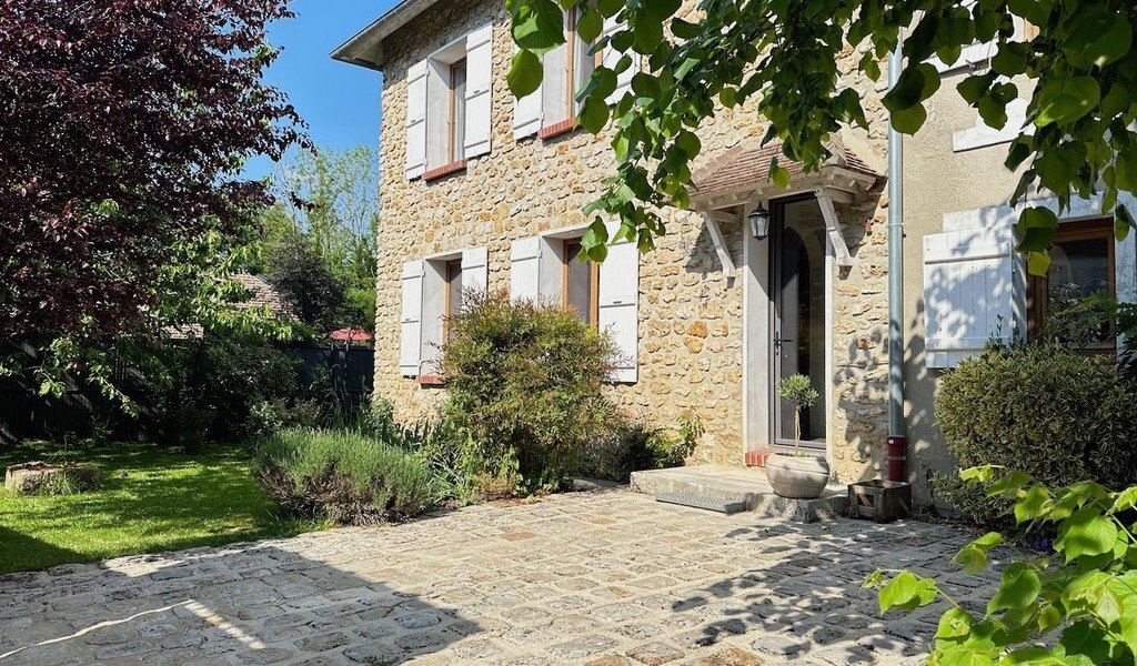 House in Guerard, Ile-de-France, France 2 - 15869155
