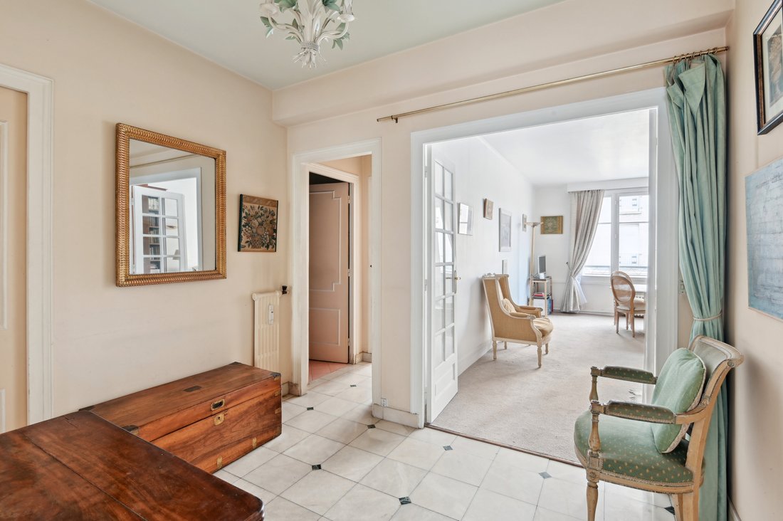 Apartment in Palais Royal, Paris 1er Arrondissement, Paris 4 - 15869933