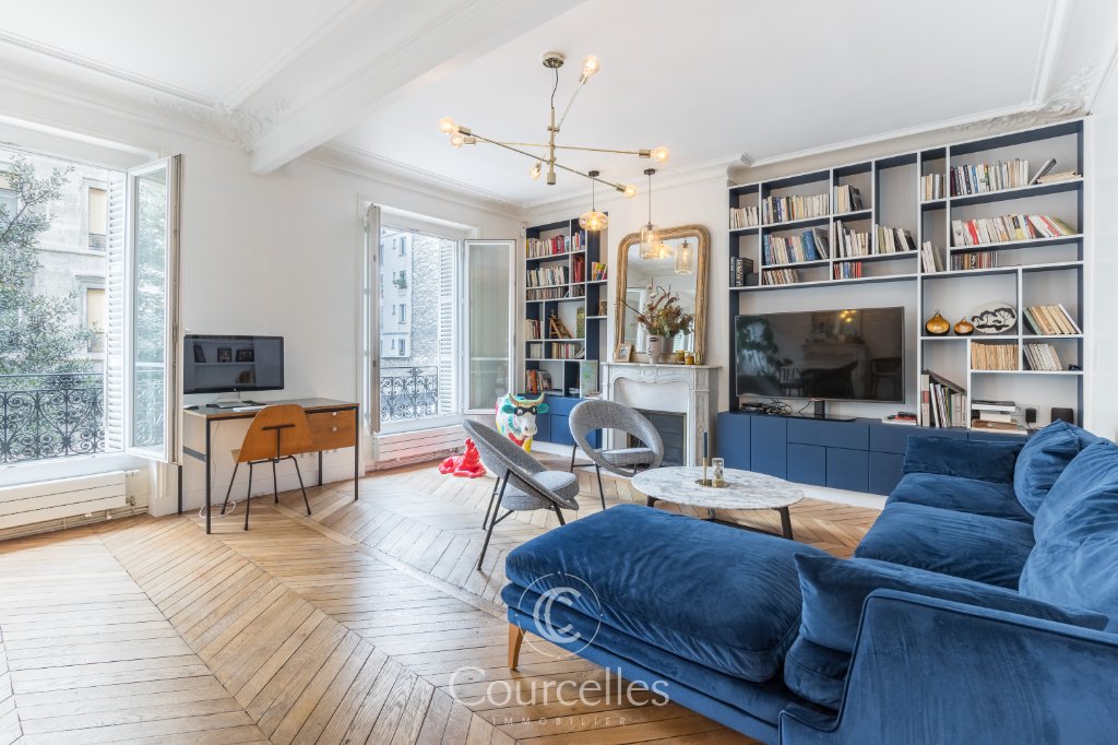 Apartment in Porte Saint Denis-Paradis, Paris 10e Arrondissement, Paris 2 - 15868625
