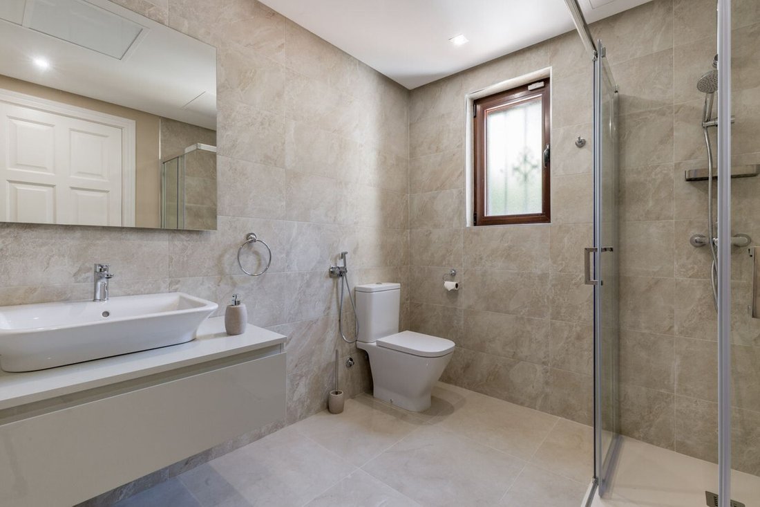 Villa in Benahavis, Andalusia, Spain 5 - 15870986
