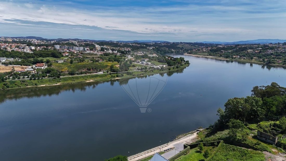 Land in Oliveira do Douro, Porto District, Portugal 1 - 15871115