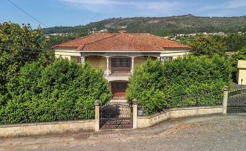 House in Abragao, Porto District, Portugal 1