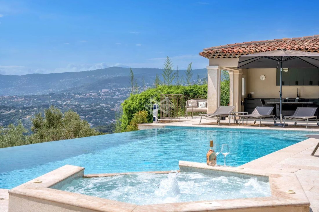 Villa in Mougins, Provence-Alpes-Côte d'Azur, France 1 - 15870767