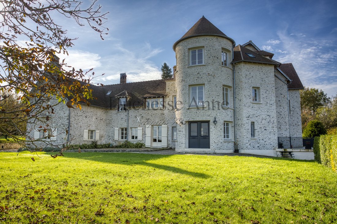 Whispers of the 15th Century: A Restored Priory’s Timeless Grace Near Paris