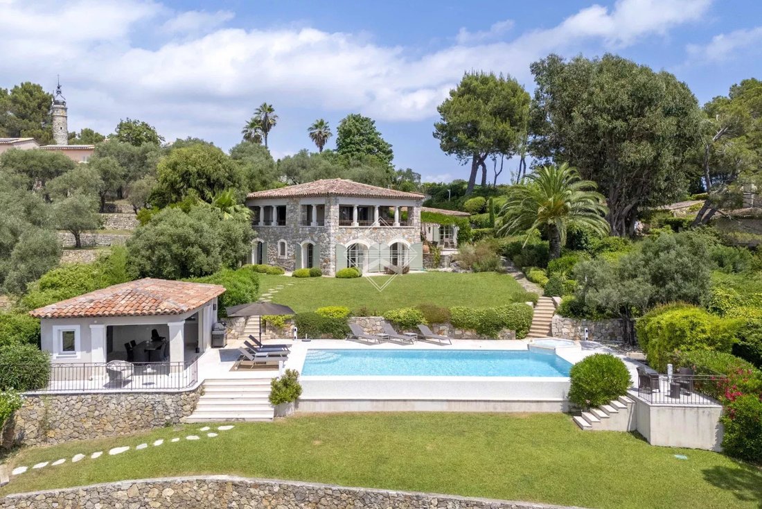 Villa in Mougins, Provence-Alpes-Côte d'Azur, France 2 - 15870767