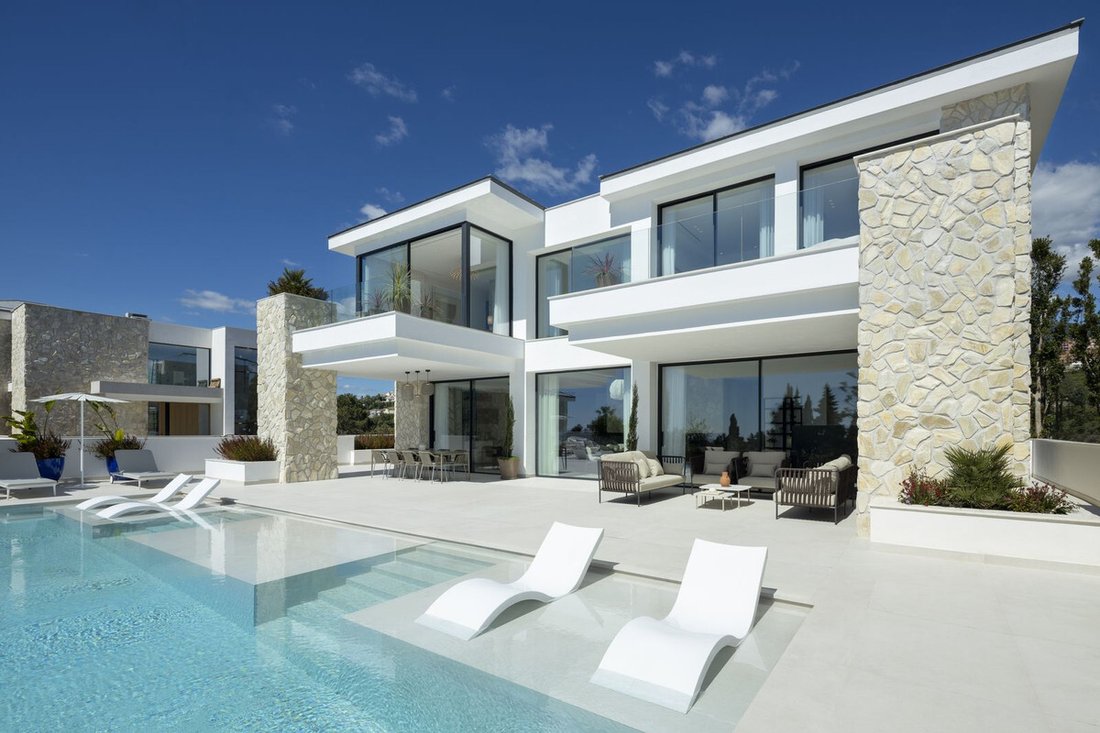 Villa in Benahavis, Andalusia, Spain 1 - 15871020