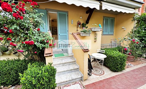 Villa en Pietrasanta, Toscana, Italia 1