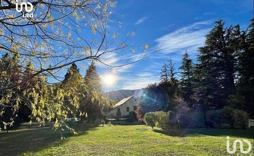 Castle for Sale in Saint-Pierre-d'Argençon, Provence-Alpes-Côte d'Azur, France
