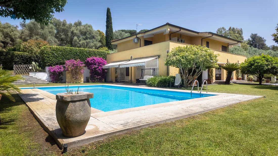 Villa in Monte Caminetto, Lazio, Italy 1 - 15871155