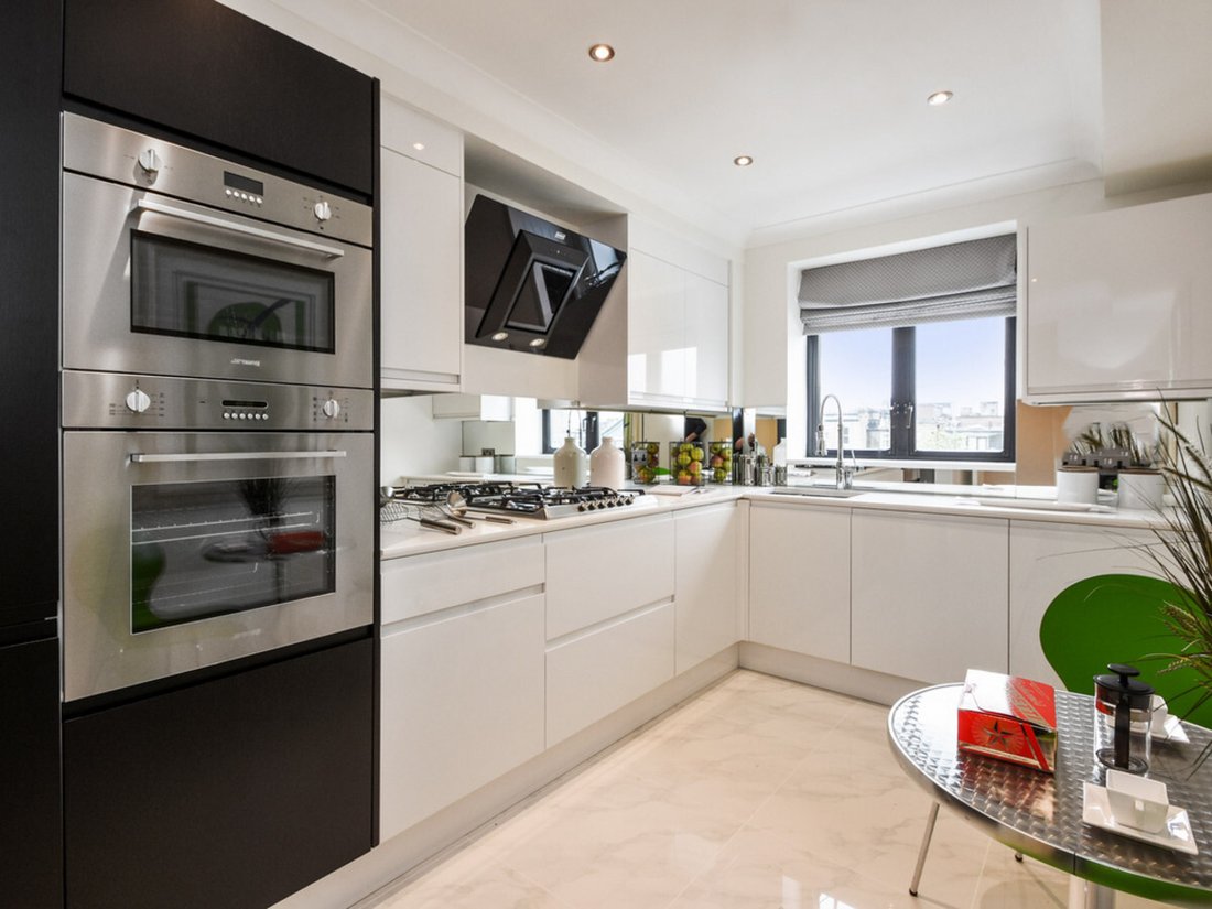 Apartment in Campden Hill, Kensington And Chelsea, England 3 - 15872099