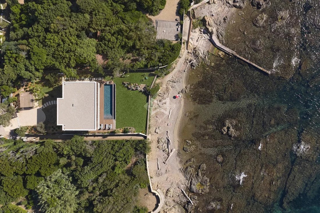Villa in French Riviera, Provence-Alpes-Côte d'Azur, France 1 - 15870825