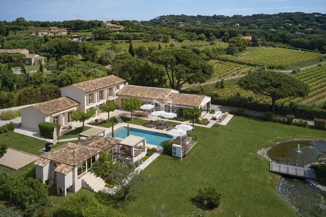 Estate in Ramatuelle, Provence-Alpes-Côte d'Azur, France 1 - 15302239