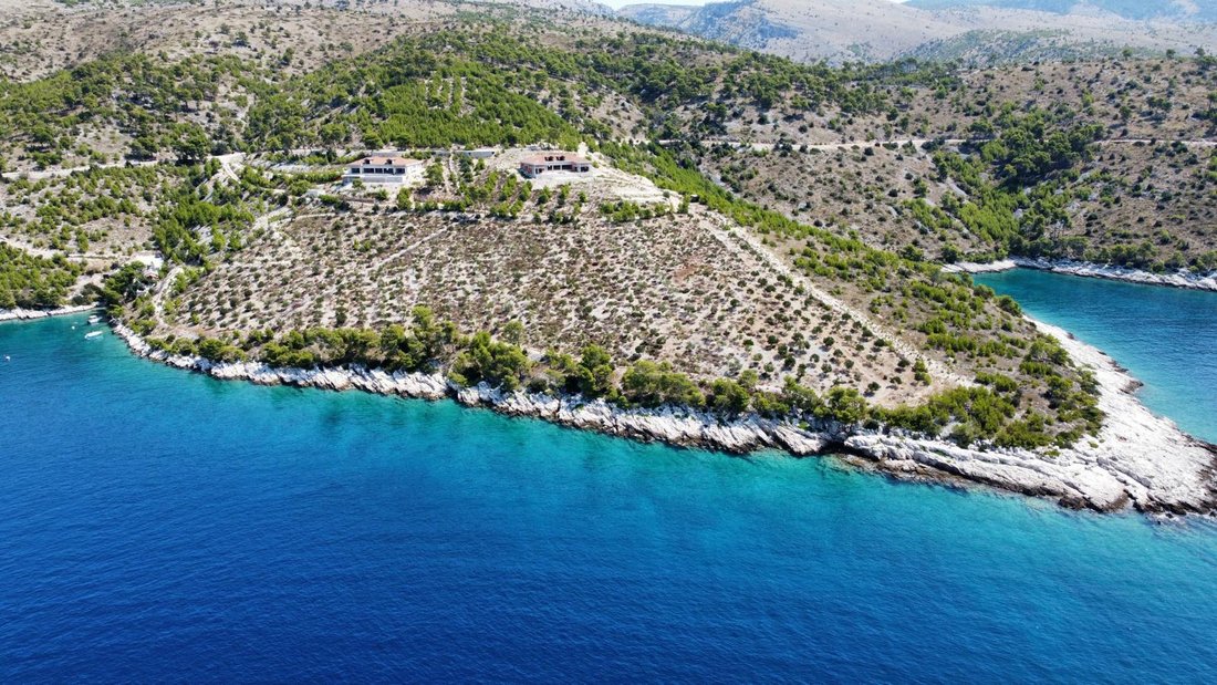 Villa in Dol, Split-Dalmatia County, Croatia 3 - 15871408