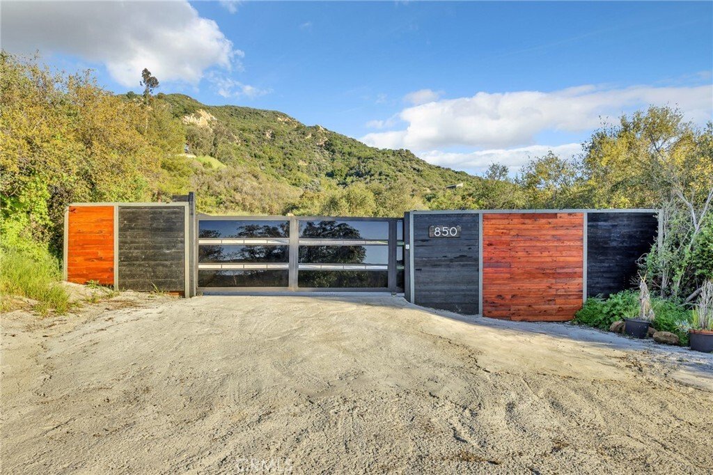 House in Hidden Hills, California, United States 3 - 15871711