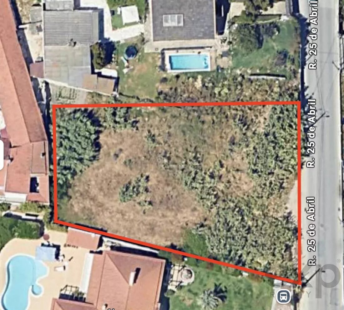 Land in Charneca de Caparica e Sobreda, Setubal, Portugal 1 - 15872336