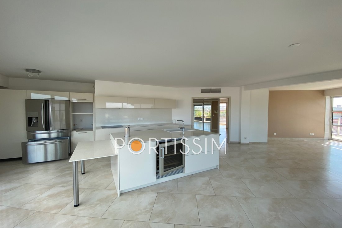 Apartment in Val de Cagne-Colline Route de Vence, Cagnes-sur-Mer, France 2 - 15872234