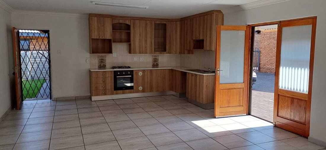 Country House in Vaalpark, Sasolburg, Free State 4 - 15873013