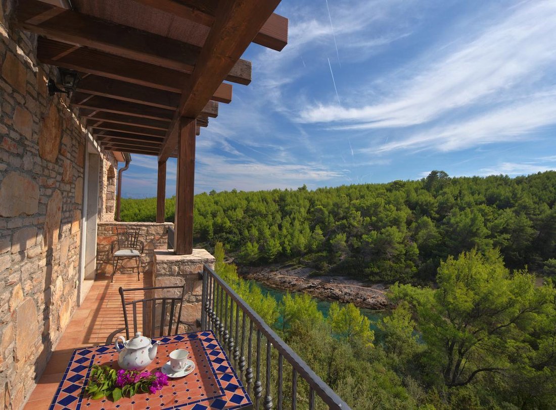 Villa in Vrisnik, Split-Dalmatia County, Croatia 4 - 15871517
