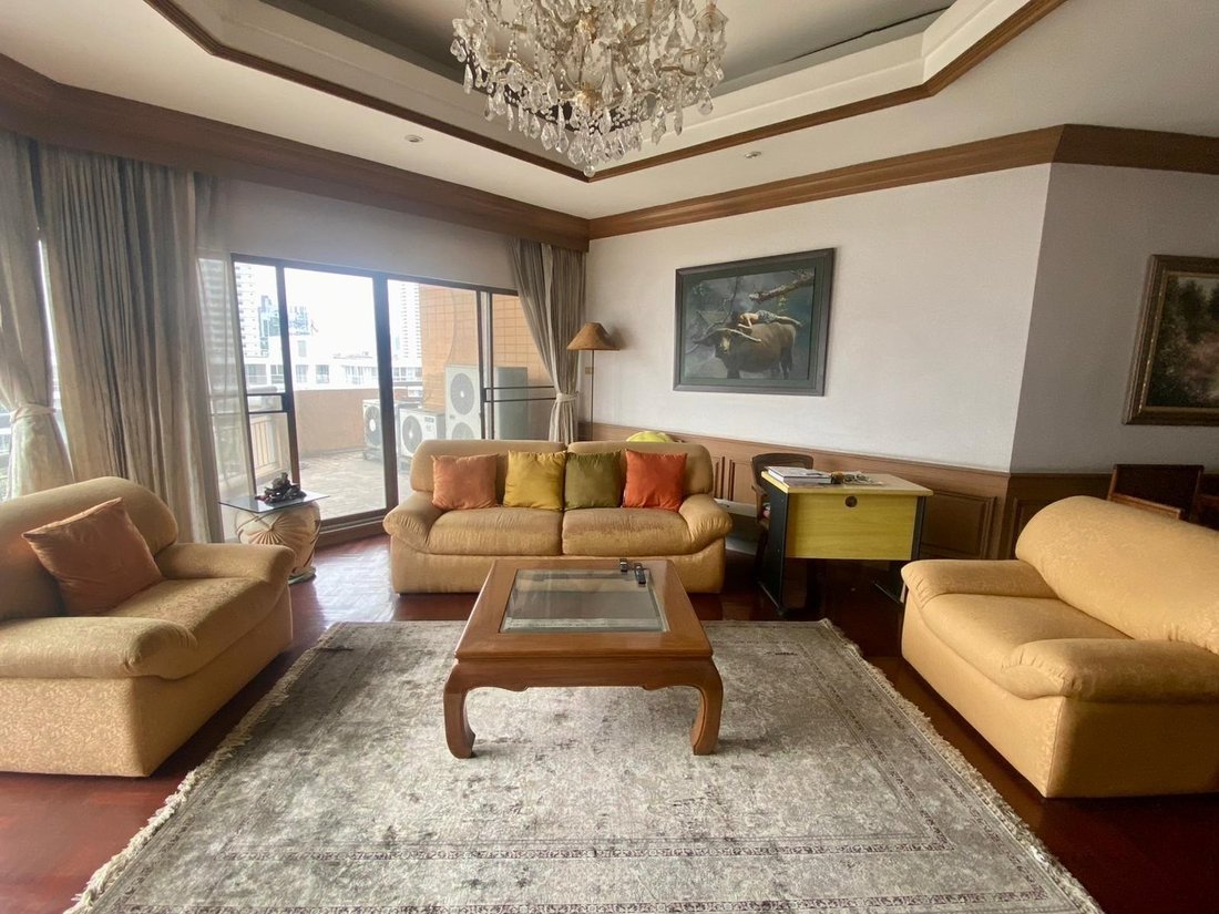 Condo in Phra Khanong Nuea, Bangkok, Thailand 1 - 15873082