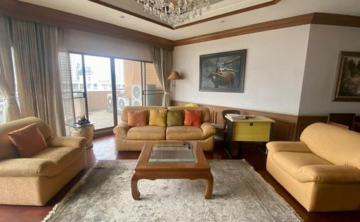 Condo in Phra Khanong Nuea, Bangkok, Thailand 1