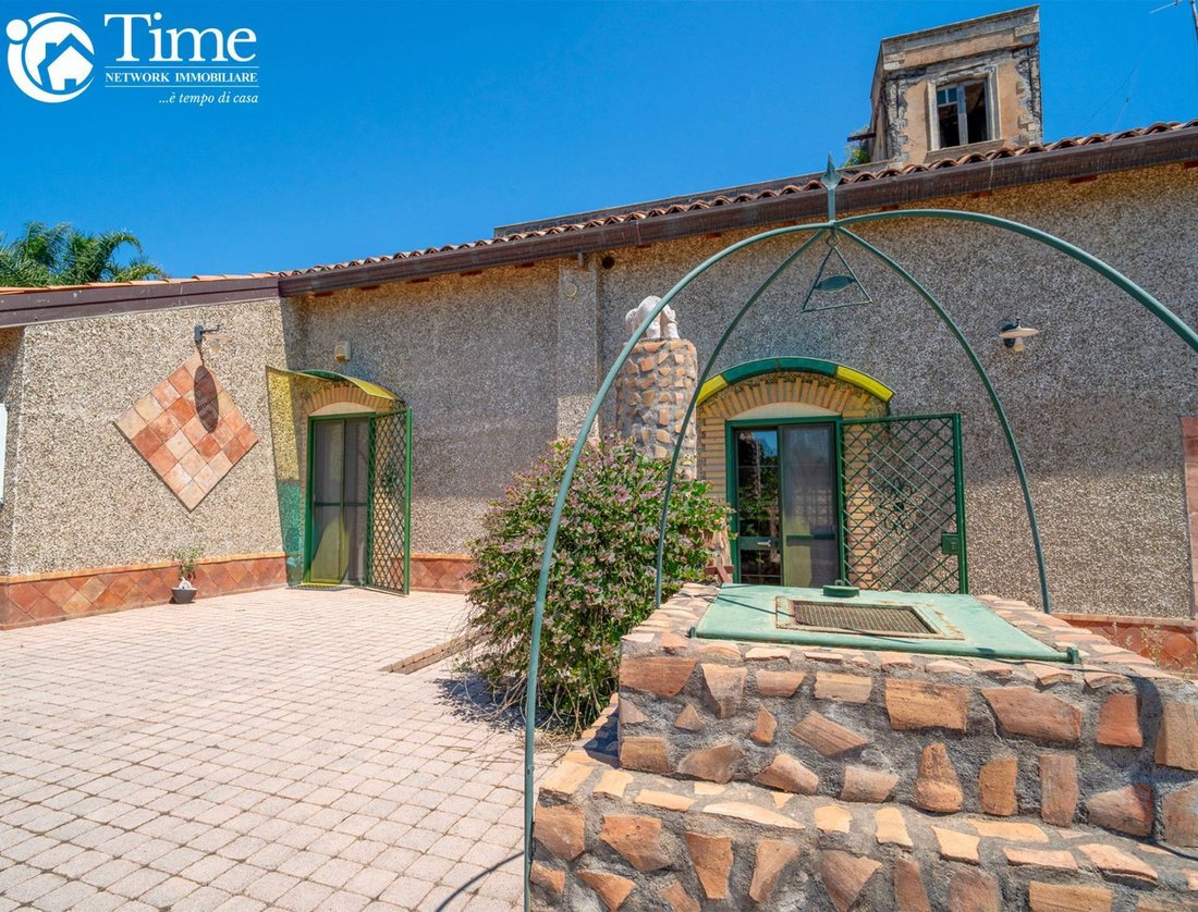 Villa in Pozzillo-Stazzo-Santa Tecla, Acireale, Sicily 1 - 15873236