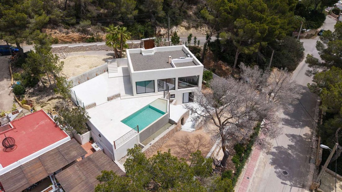 Villa in Cala Llonga, Ibiza, Santa Eularia des Riu, Balearic Islands 3 - 15873304