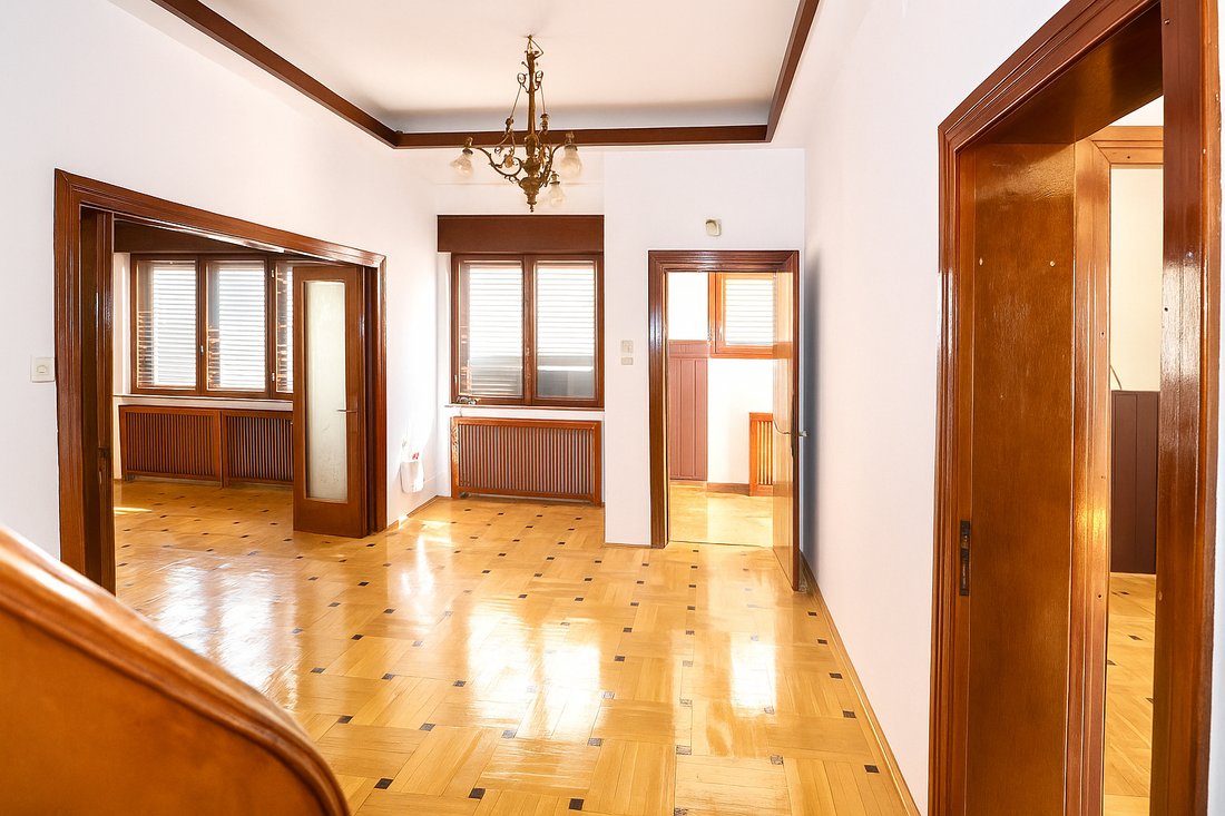 Villa in Bucharest, Municipiul București, Romania 1 - 15874954