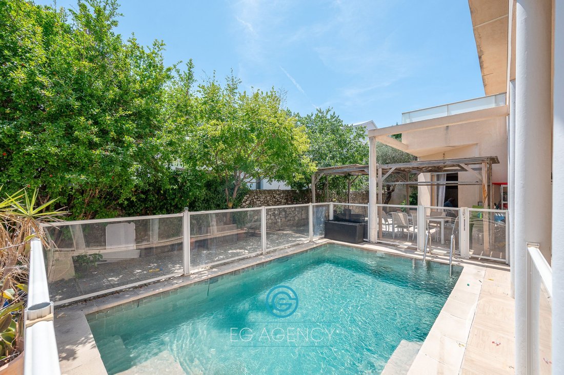 Villa in Vieille Chapelle, 8e Arrondissement, Marseille 2 - 15874795