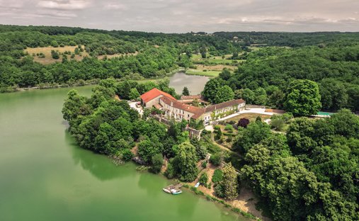 Estate in Angoulême, Nouvelle-Aquitaine, France 1